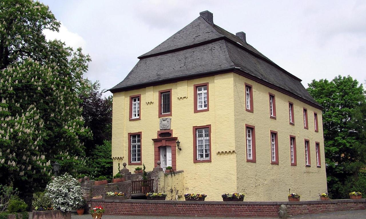 Charmante Ferienwohnungen Auf Reitstall Wasserburg Anstel - Ein Ort Zum Wohlfuehlen Und Entspannen Rommerskirchen Экстерьер фото